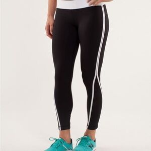 Lululemon Run: Pace Tight
Black / White
